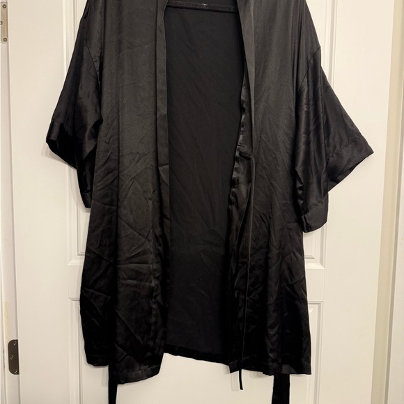 Victoria’s Secret Robe - Picture 2 of 5